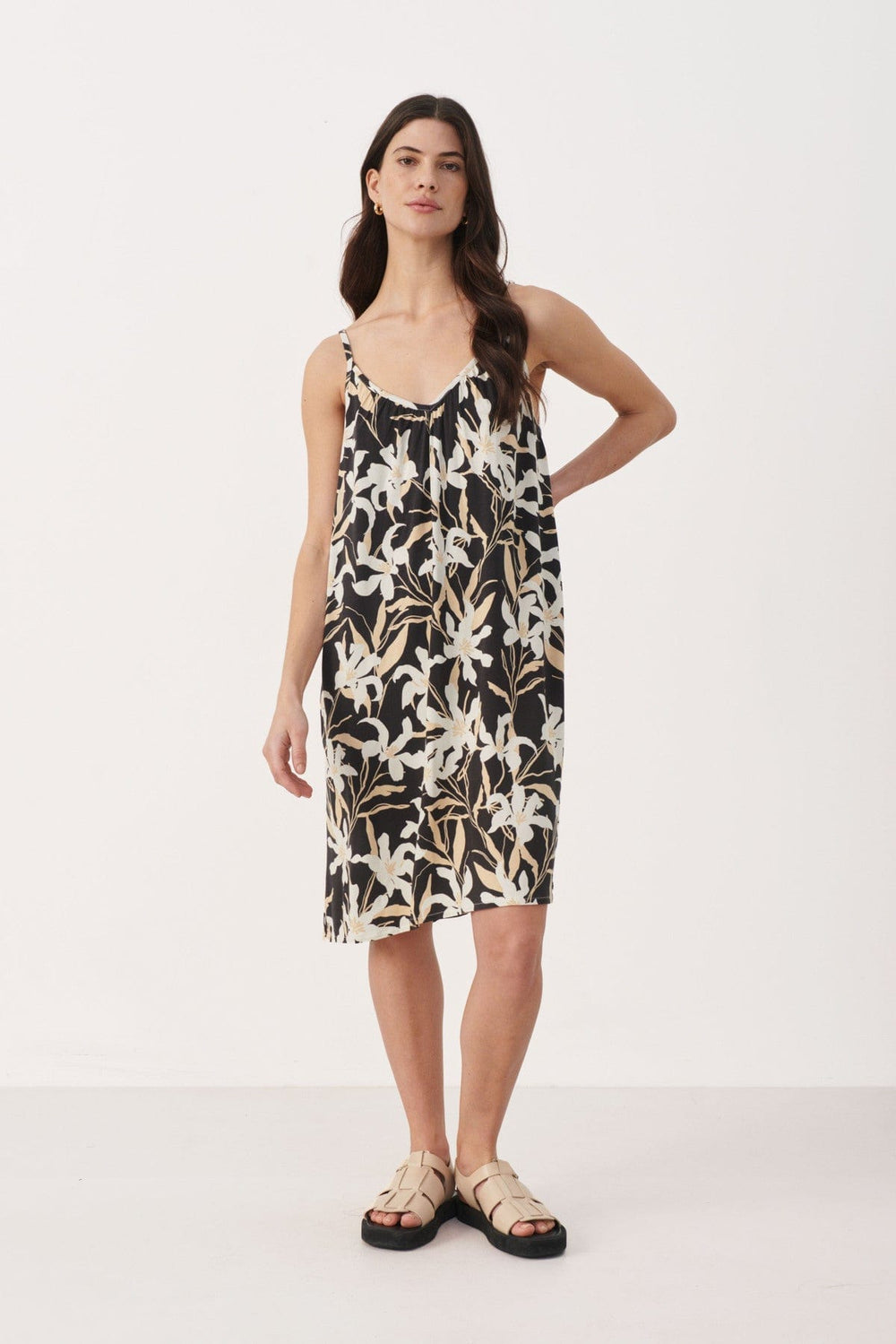 Black Flower Print Aikapw Dress | Kjoler | Smuk - Dameklær på nett