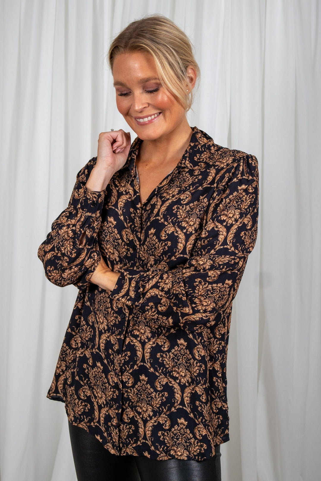 Black Iris Blouse | Skjorter og bluser | Smuk - Dameklær på nett