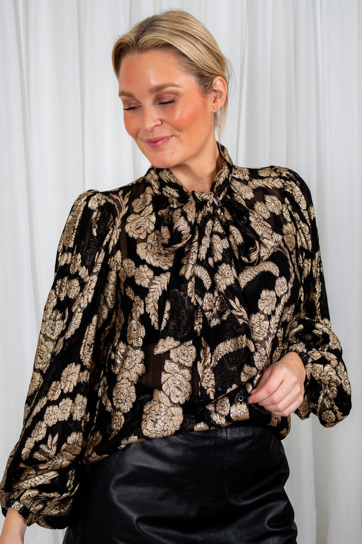 Brocade Georgette Blouse Black | Skjorter og bluser | Smuk - Dameklær på nett