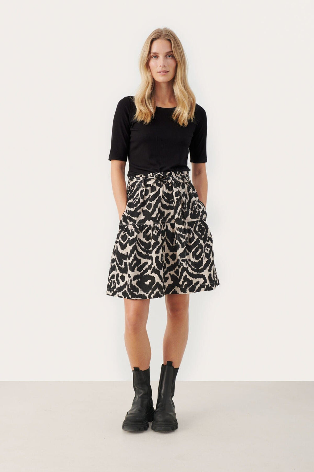 Celianespw Skirt Black Blurred Leo Print | Skjørt | Smuk - Dameklær på nett
