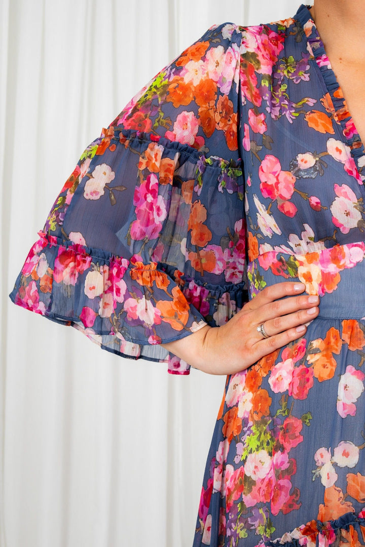 Chiffon V-Neck Dress Blue Poppy | Kjoler | Smuk - Dameklær på nett