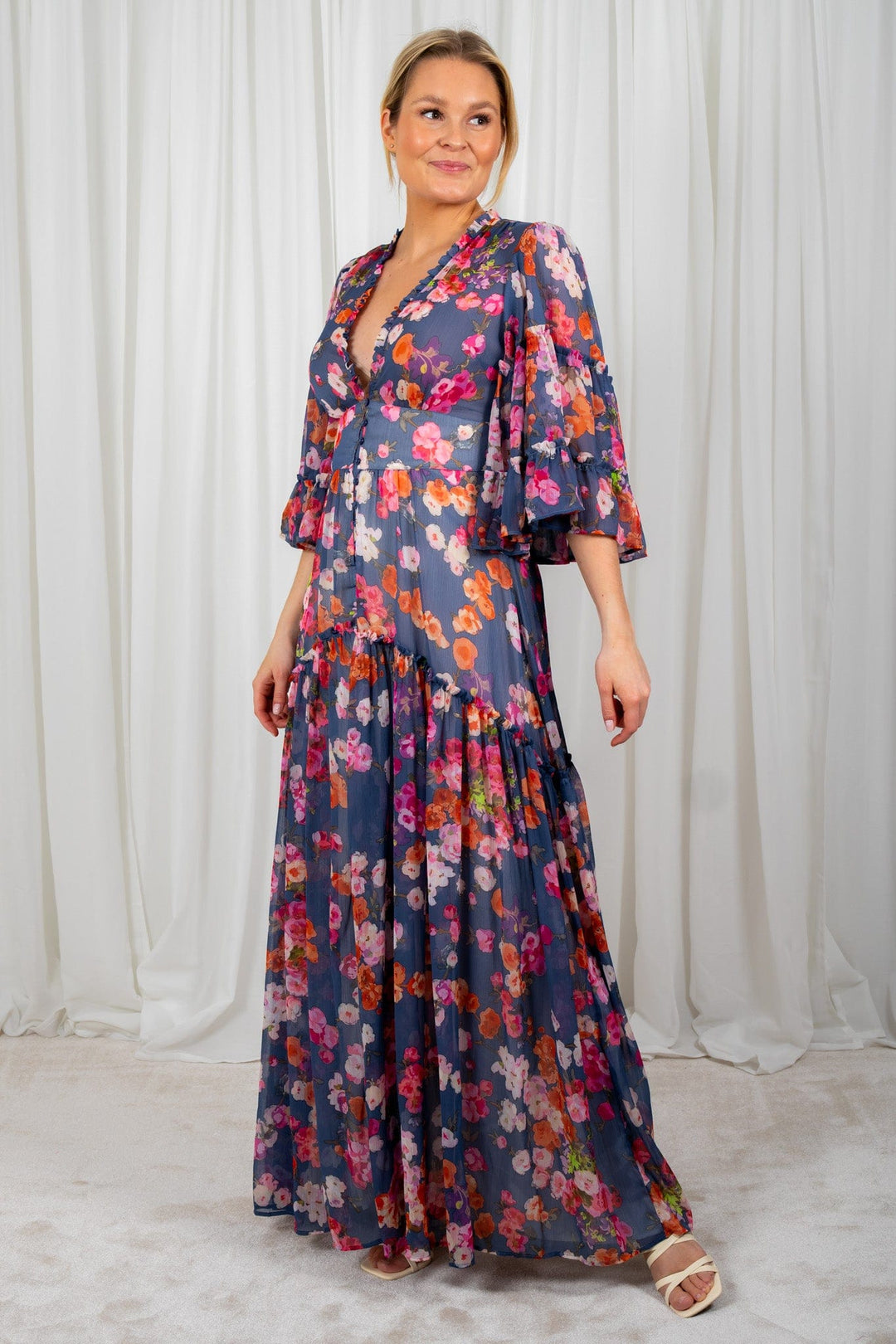Chiffon V-Neck Dress Blue Poppy | Kjoler | Smuk - Dameklær på nett