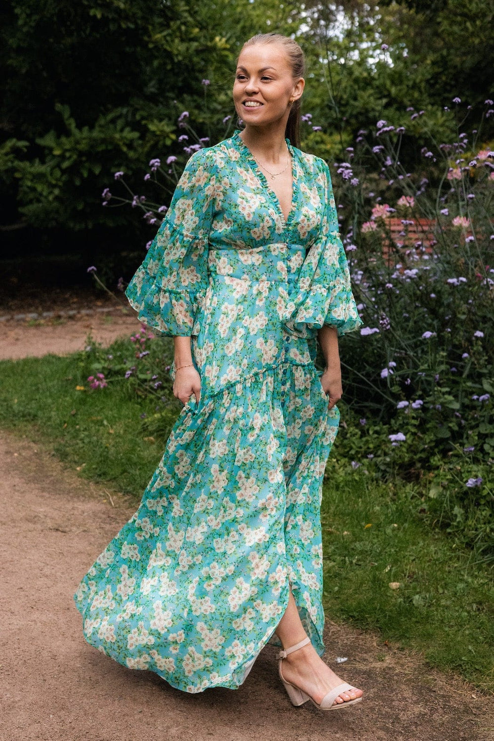 Chiffon V-Neck Dress New York Blossom | Kjoler | Smuk - Dameklær på nett