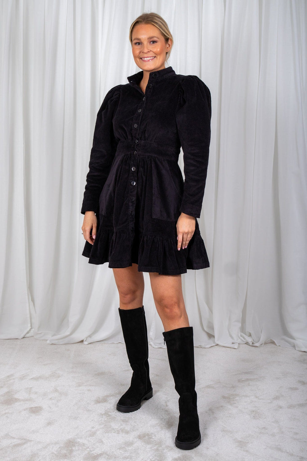 Corduroy Mini Dress Black | Kjoler | Smuk - Dameklær på nett