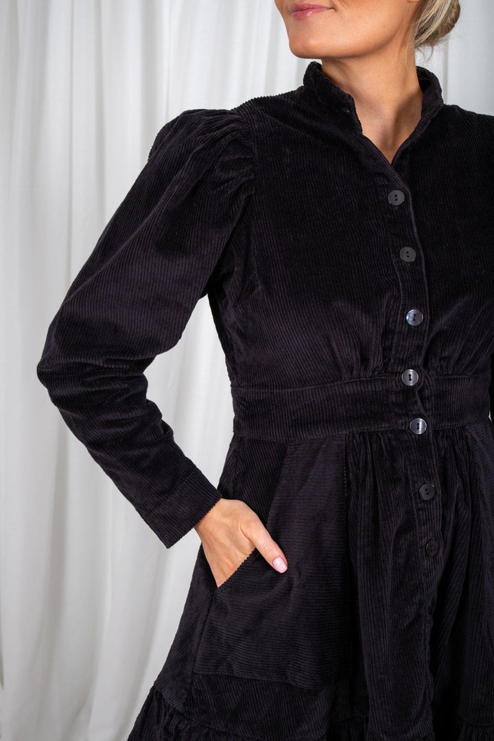 Corduroy Mini Dress Black | Kjoler | Smuk - Dameklær på nett