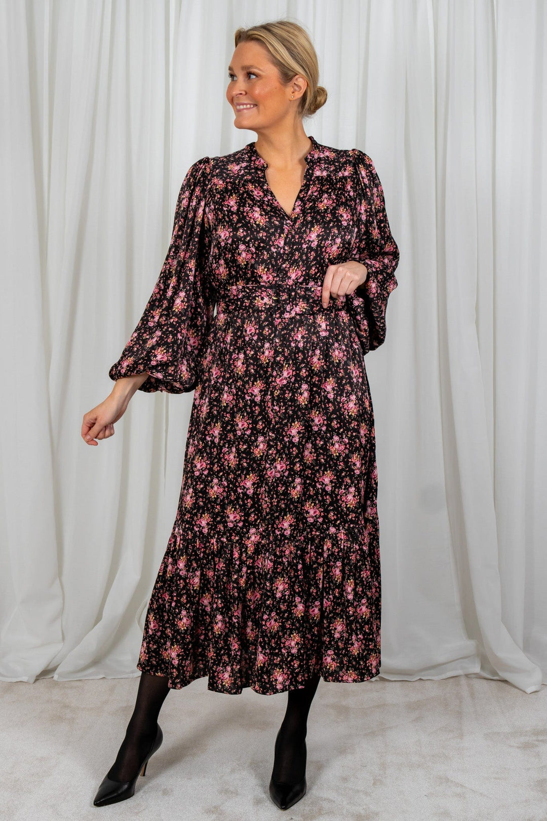 Crepe Satin Midi Dress Flower Petals | Kjoler | Smuk - Dameklær på nett