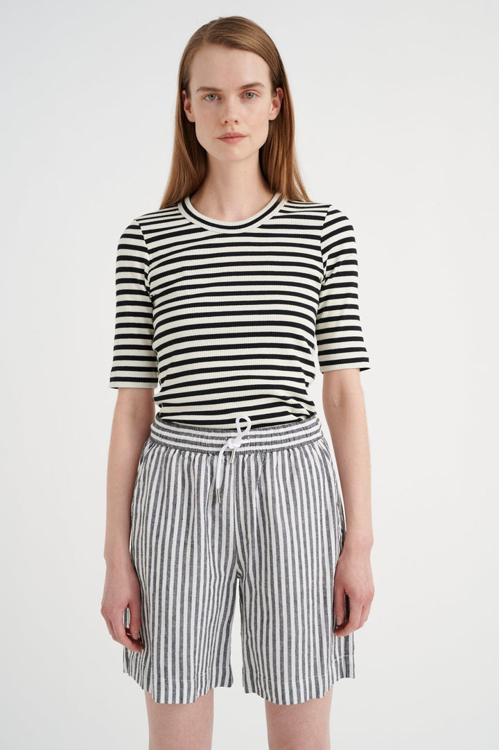 Dagnaiw Striped T-Shirt - Black / Whisper White | Topper | Smuk - Dameklær på nett