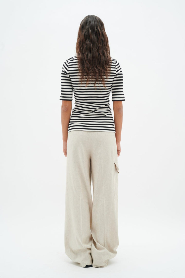 Dagnaiw Striped T-Shirt - Whisper White / Midnight Blue | Topper | Smuk - Dameklær på nett