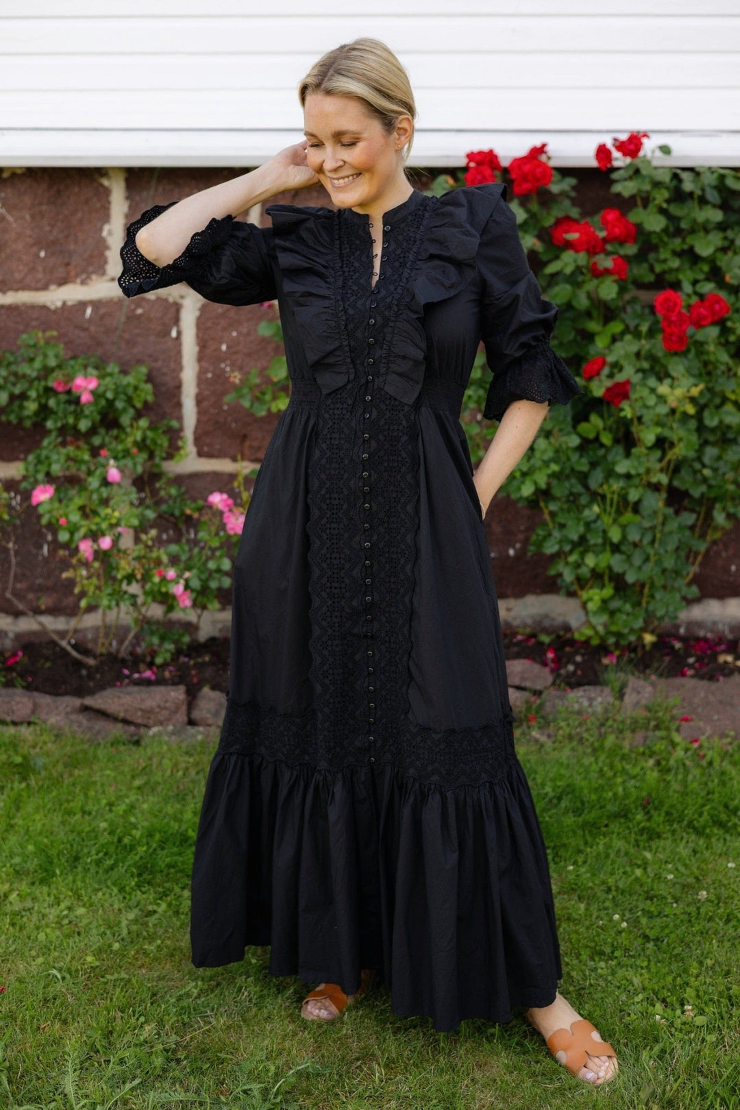 Dècorated Poplin Button Down Dress Black | Kjoler | Smuk - Dameklær på nett