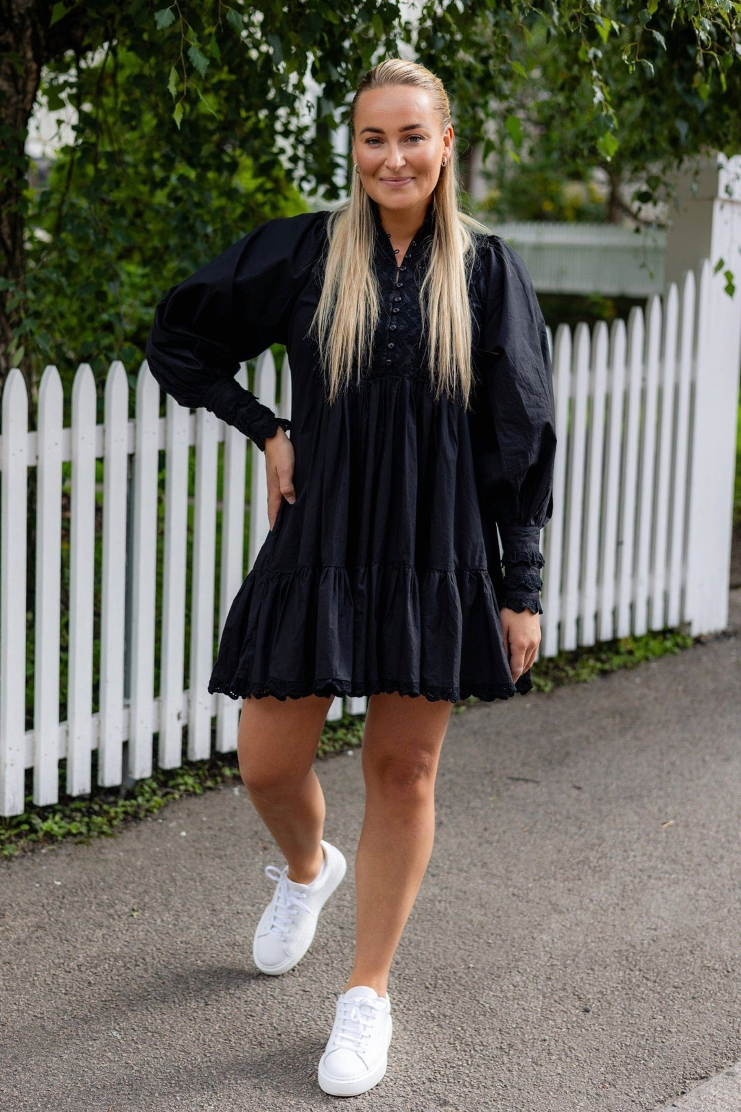 Dècorated Poplin Shift Dress Black | Kjoler | Smuk - Dameklær på nett