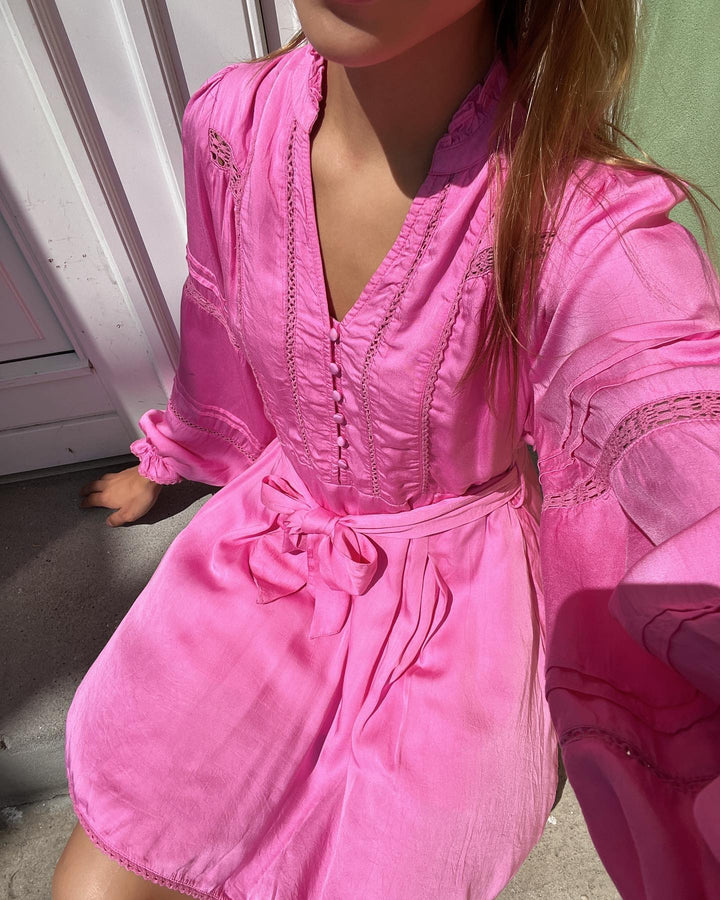 Ditte Satin Dress Pink | Kjoler | Smuk - Dameklær på nett