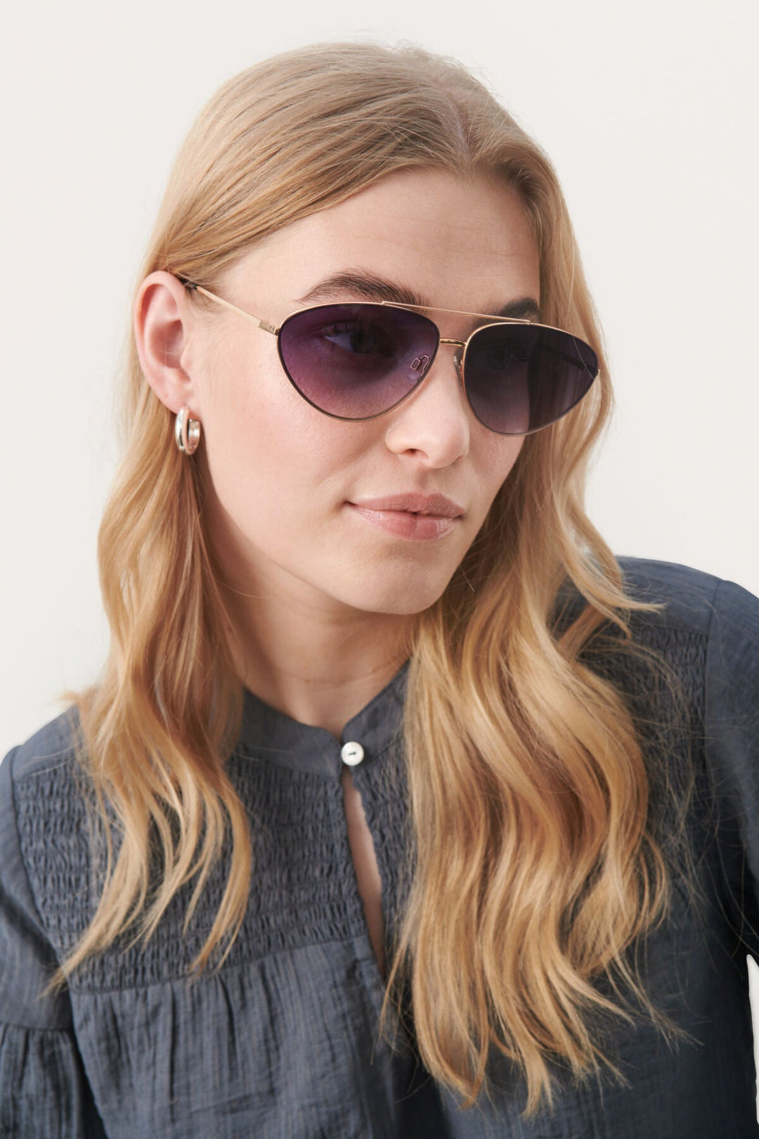 Elnipw Sunglasses Gold | Accessories | Smuk - Dameklær på nett