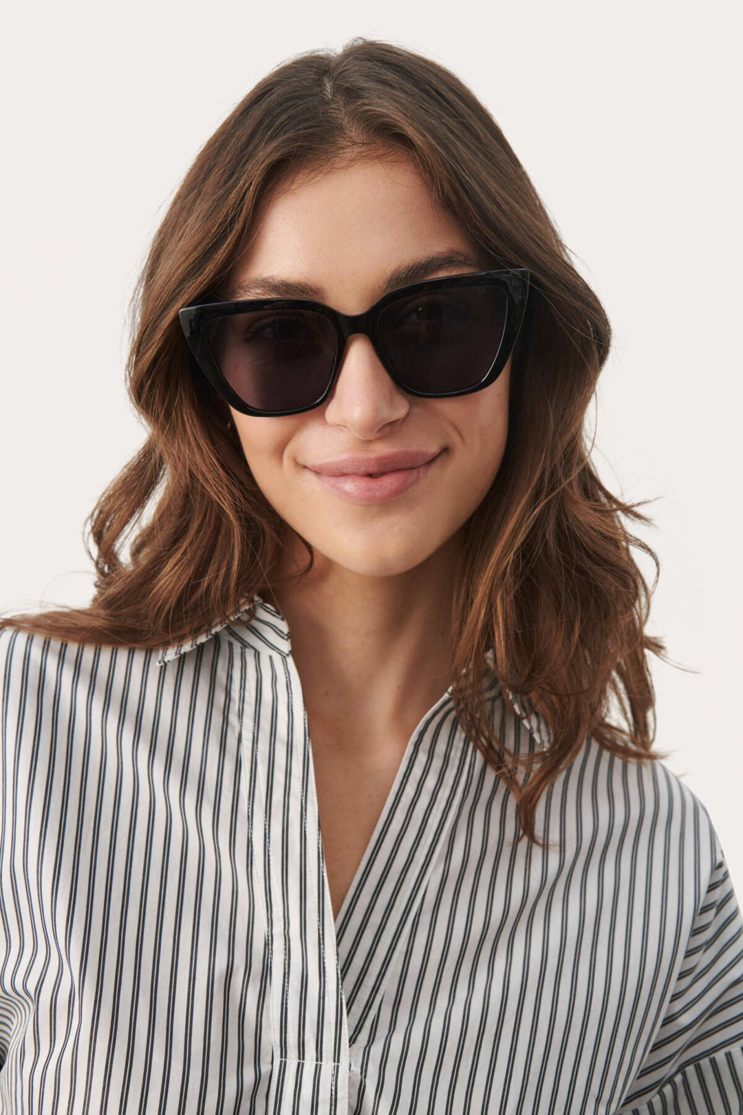 Emanpw Sunglasses Black | Accessories | Smuk - Dameklær på nett
