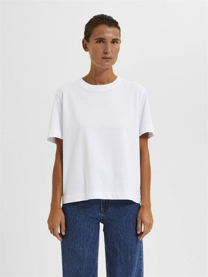 Essential Ss Boxy Tee Bright White | Topper | Smuk - Dameklær på nett