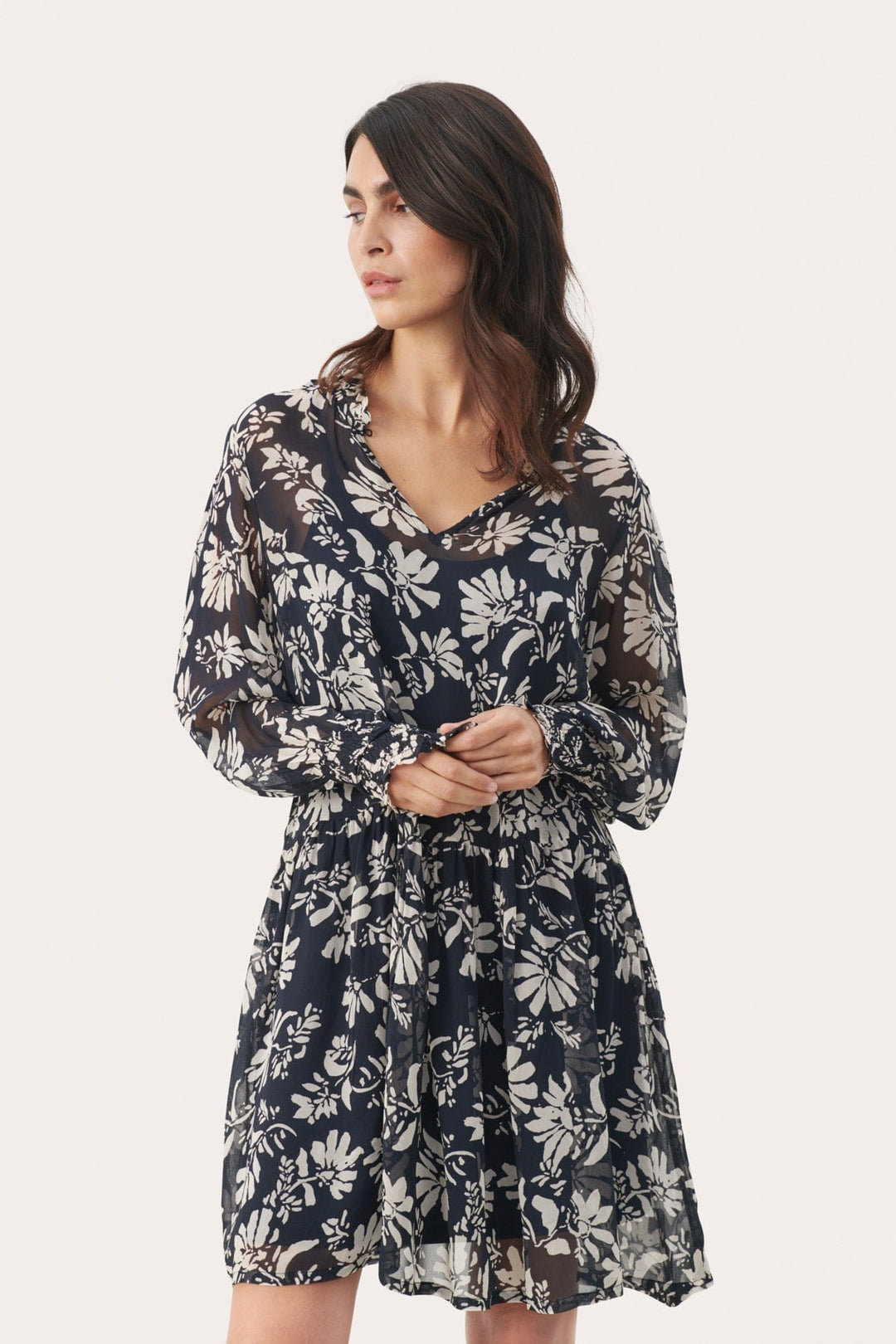 Falliepw Dress Dark Navy Stencil Flower | Kjoler | Smuk - Dameklær på nett