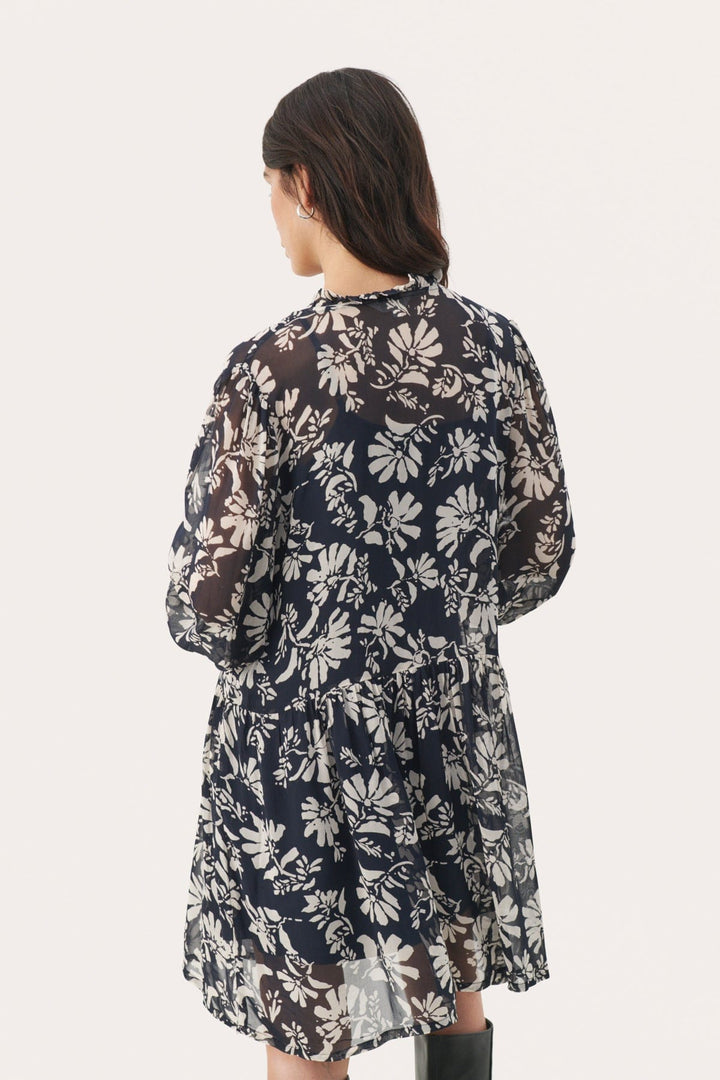 Falliepw Dress Dark Navy Stencil Flower | Kjoler | Smuk - Dameklær på nett