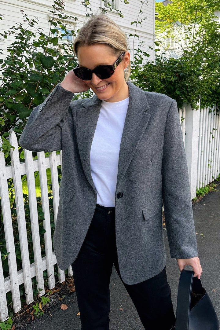 Gaby Structure Blazer Dark Grey | Blazer | Smuk - Dameklær på nett