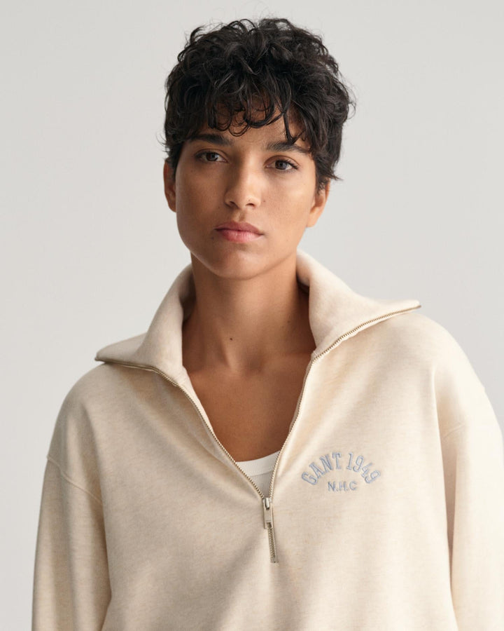 Gant Arch Graphic Half Zip Sweatshirt Oat Melange | Skjorter og bluser | Smuk - Dameklær på nett