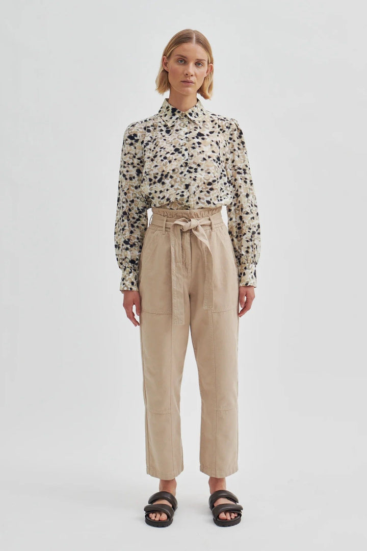 Gaura Shirt - Crockery | Skjorter og bluser | Smuk - Dameklær på nett