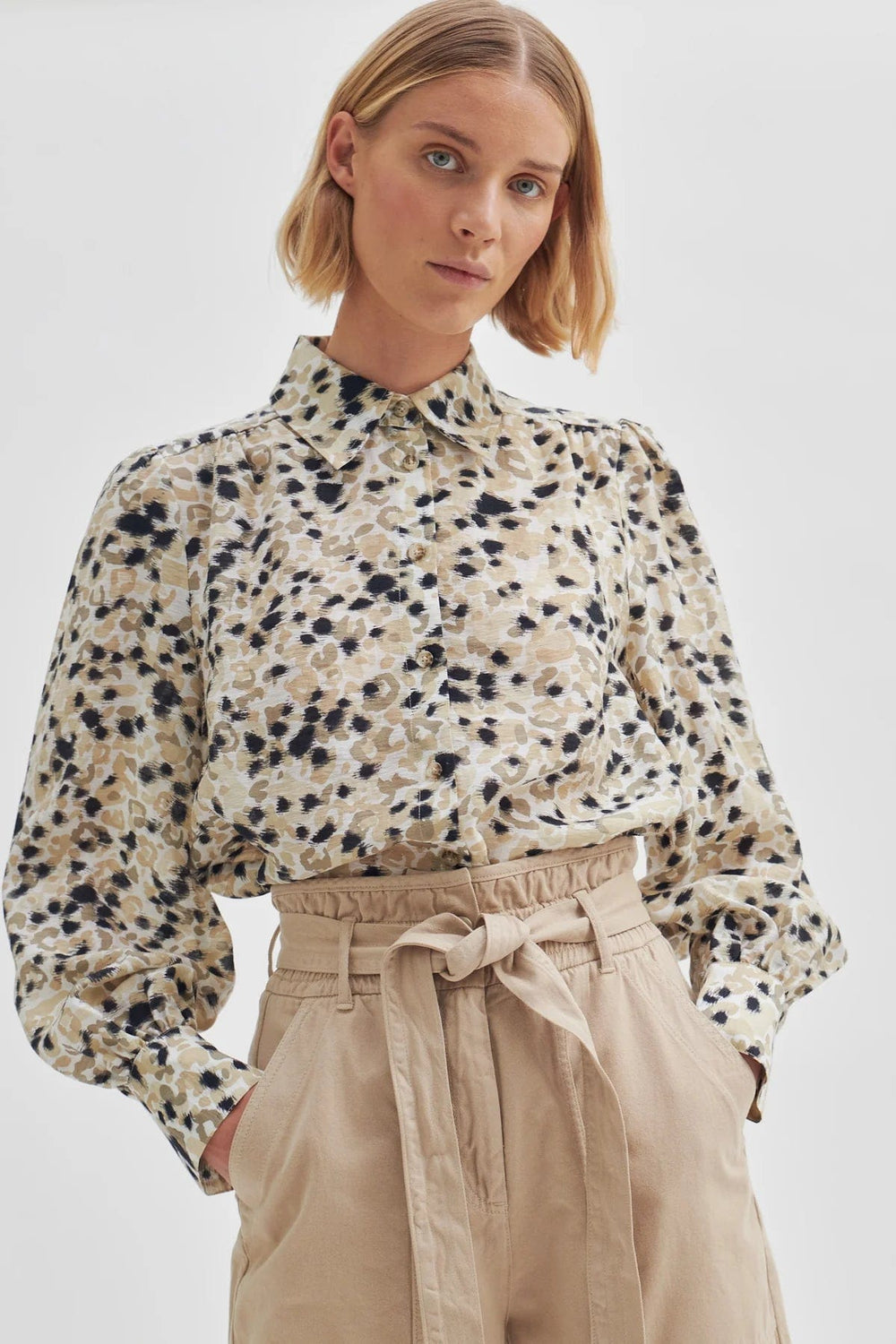 Gaura Shirt - Crockery | Skjorter og bluser | Smuk - Dameklær på nett