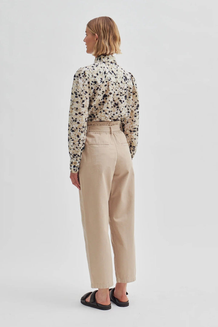 Gaura Shirt - Crockery | Skjorter og bluser | Smuk - Dameklær på nett