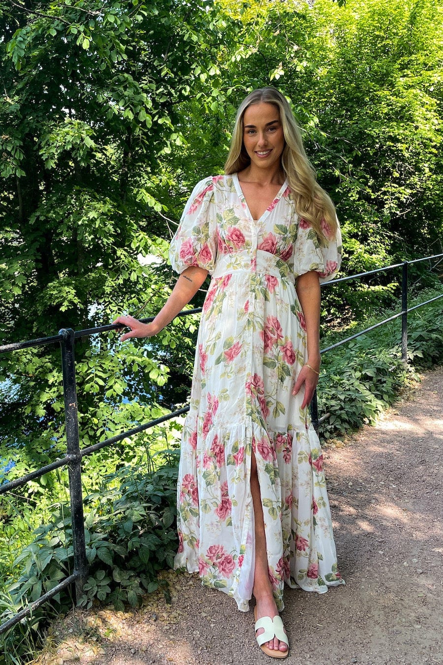 Georgette Button Down Dress Pink Roses | Kjoler | Smuk - Dameklær på nett