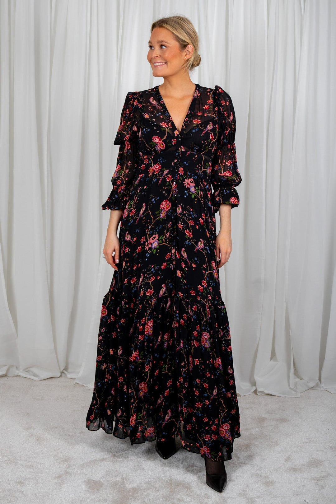 Georgette Gown Black Flower Garden | Kjoler | Smuk - Dameklær på nett