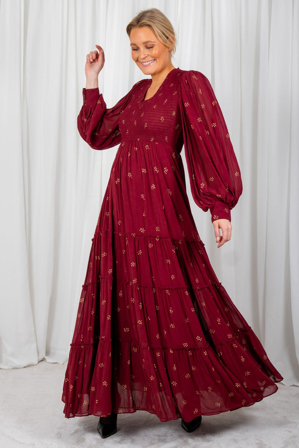 Georgette Smocking Gown Burgundy Daisy | Kjoler | Smuk - Dameklær på nett