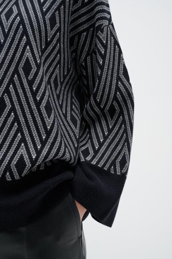 Gitteliw Jaquard Pullover Black / White | Genser | Smuk - Dameklær på nett