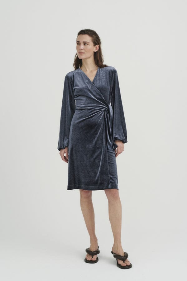 Gorieliw Wrap Dress Marine Blue | Kjoler | Smuk - Dameklær på nett
