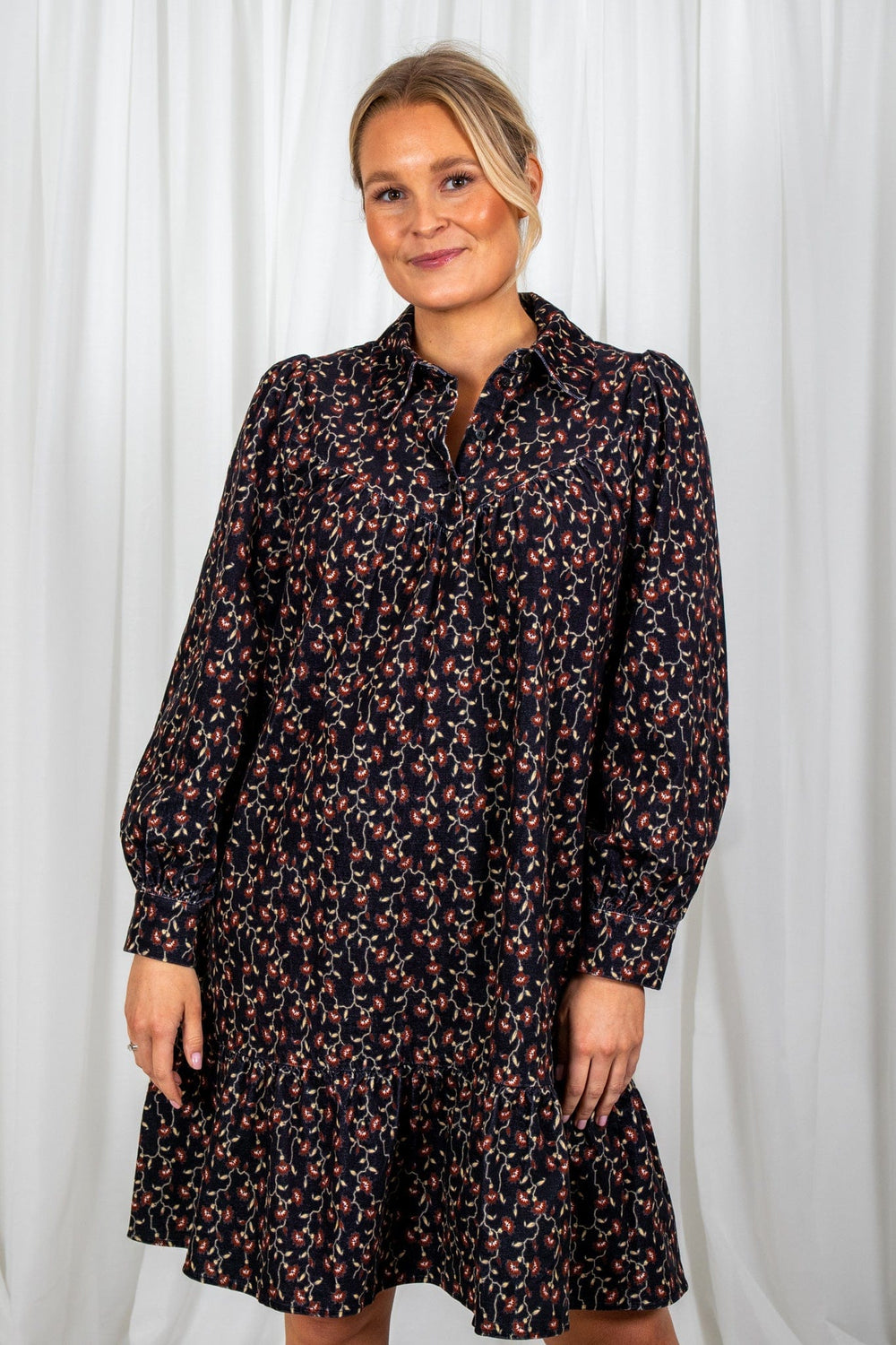 Isabella Victoria Dress Black | Kjoler | Smuk - Dameklær på nett