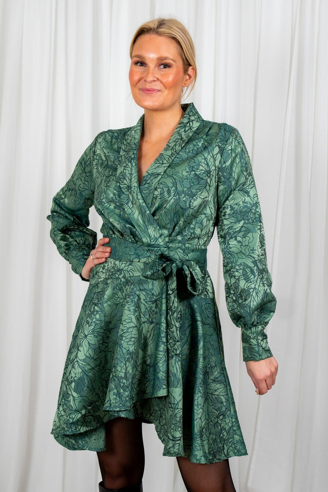 Iza Mini Dress Green | Kjoler | Smuk - Dameklær på nett
