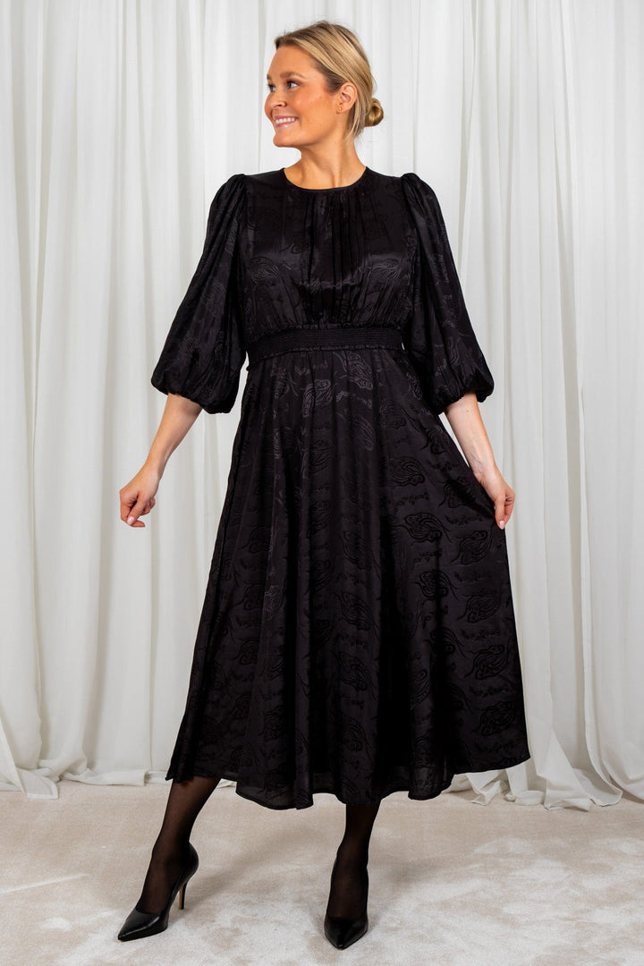 Jacquard Midi Dress Black | Kjoler | Smuk - Dameklær på nett