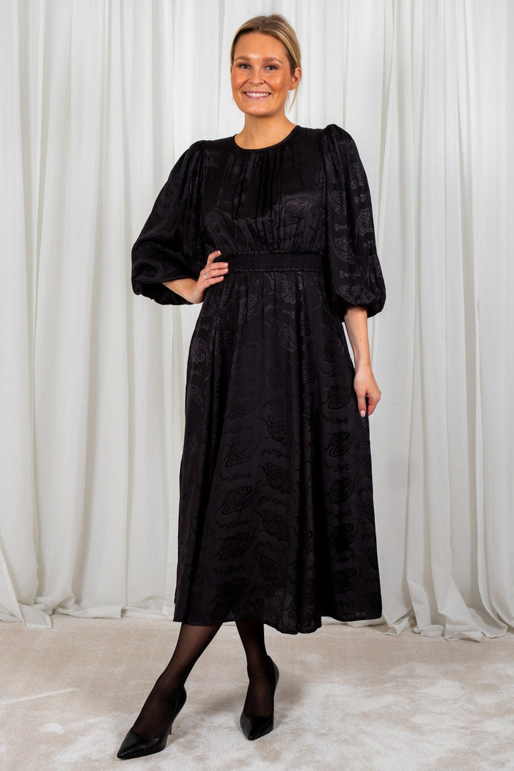 Jacquard Midi Dress Black | Kjoler | Smuk - Dameklær på nett