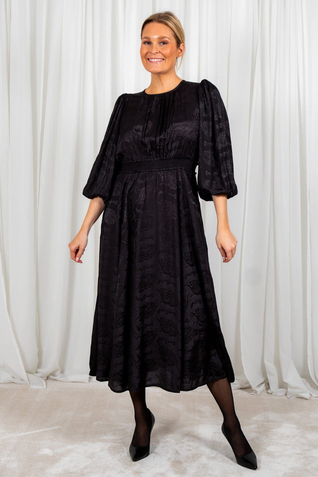 Jacquard Midi Dress Black | Kjoler | Smuk - Dameklær på nett