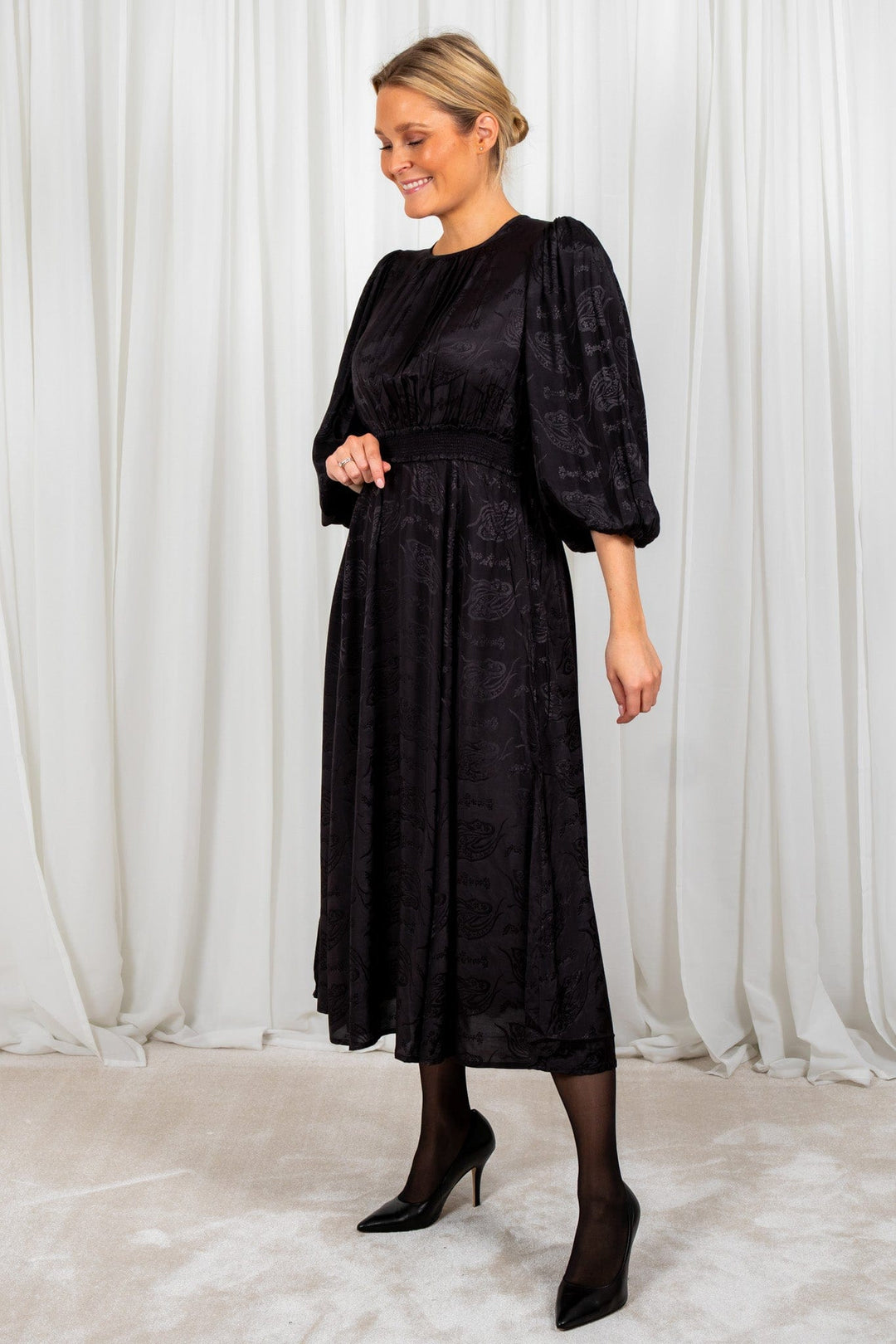 Jacquard Midi Dress Black | Kjoler | Smuk - Dameklær på nett