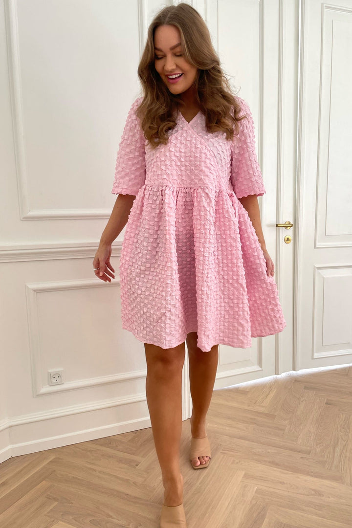 Jasmin Dress - Bubble Pink | Kjoler | Smuk - Dameklær på nett