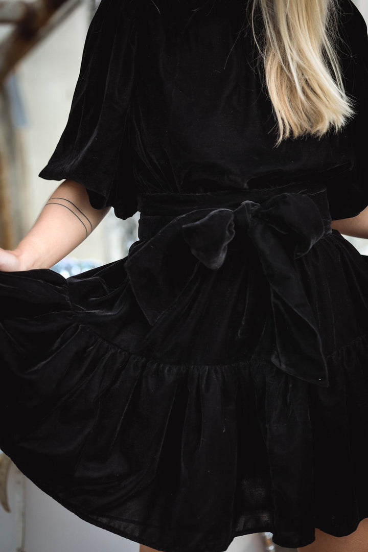 Jessie Velvet Dress Black | Kjoler | Smuk - Dameklær på nett