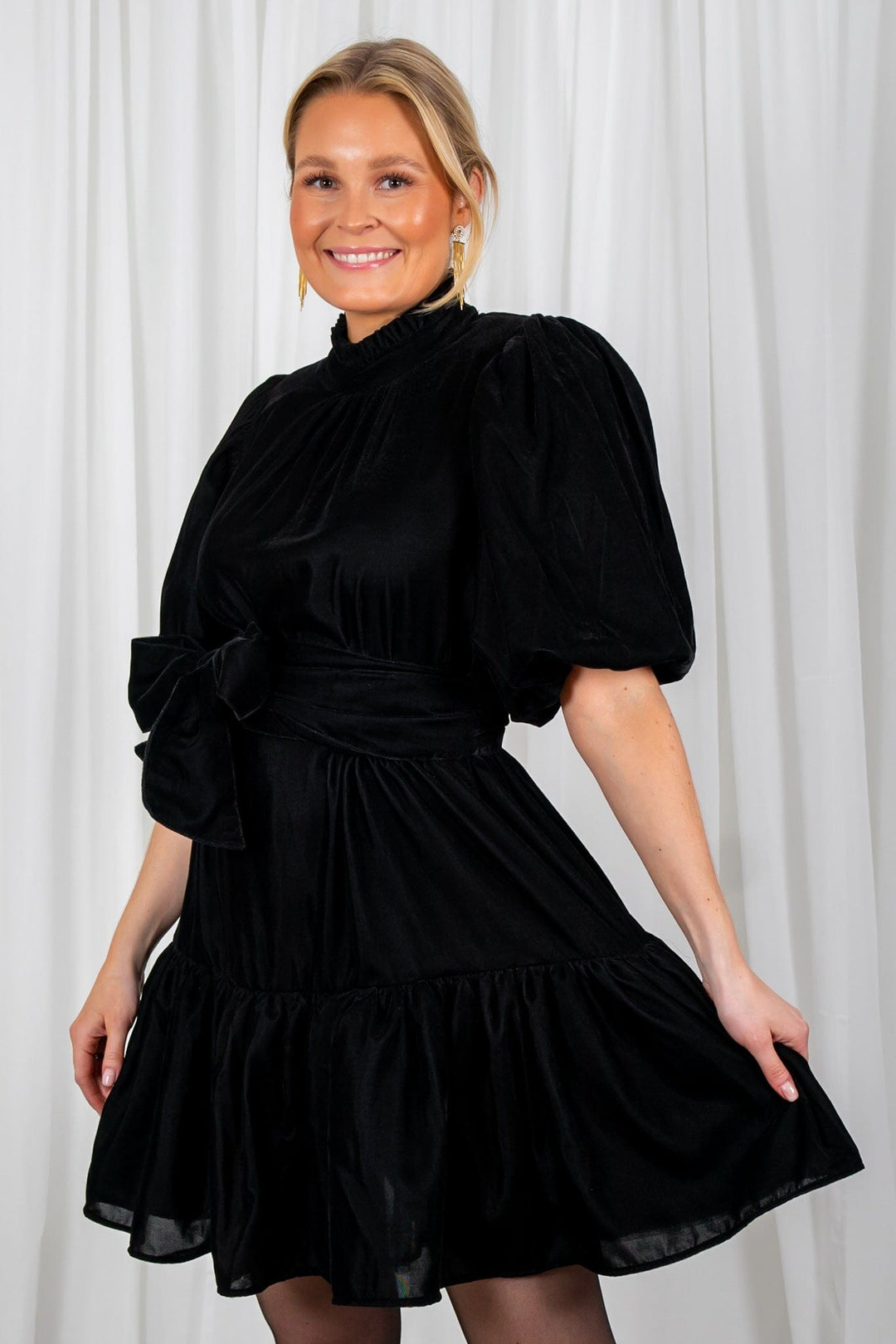 Jessie Velvet Dress Black | Kjoler | Smuk - Dameklær på nett