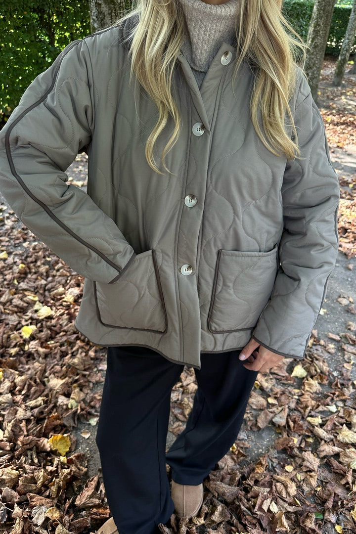 Josie Quilted Jacket Army/Brown | Yttertøy | Smuk - Dameklær på nett