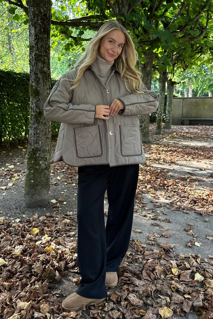 Josie Quilted Jacket Army/Brown | Yttertøy | Smuk - Dameklær på nett
