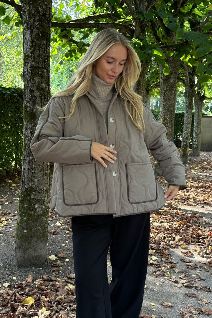 Josie Quilted Jacket Army/Brown | Yttertøy | Smuk - Dameklær på nett