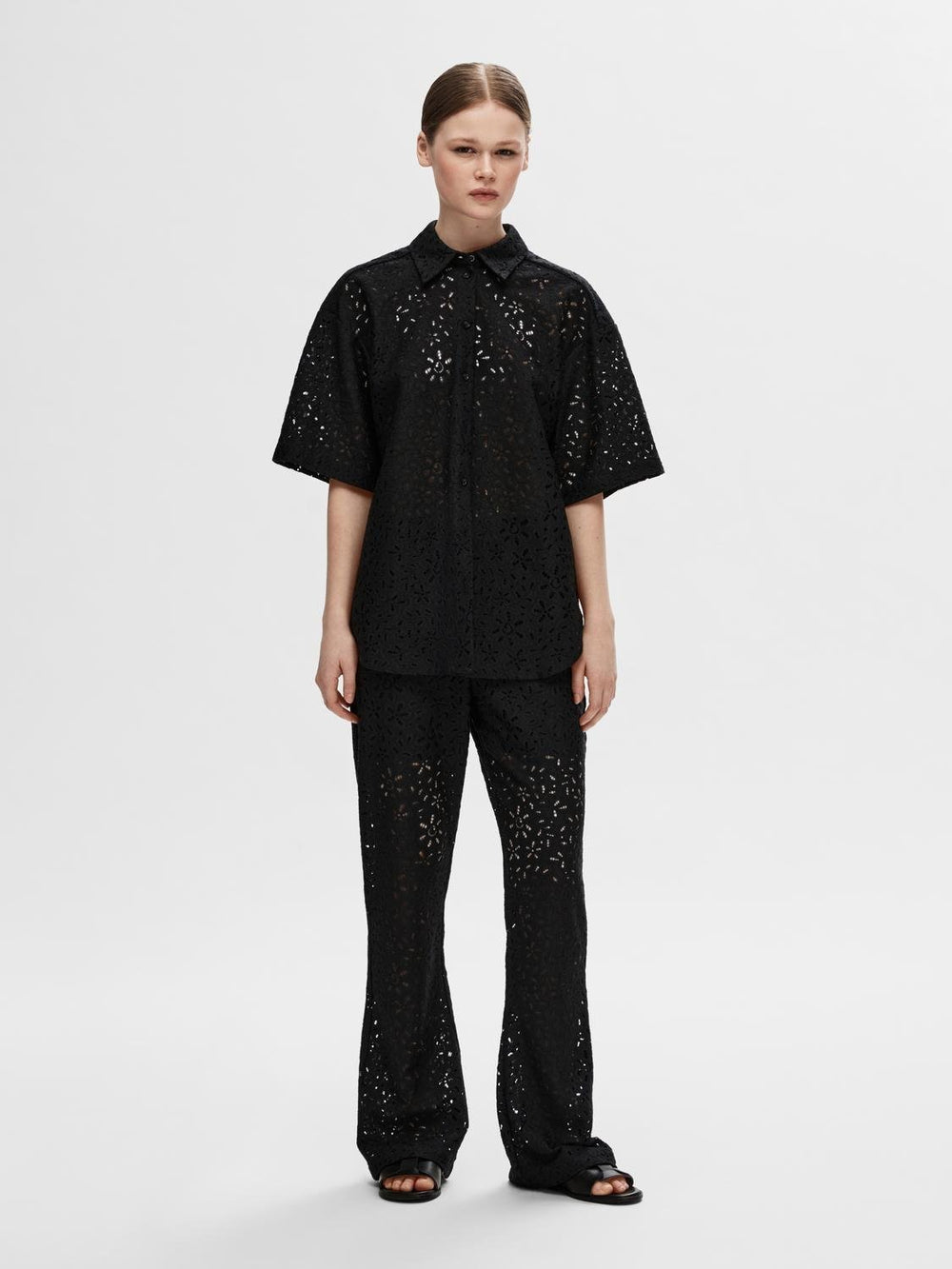 Karola 2/4 Oversize Lace Shirt B Black | Skjorter og bluser | Smuk - Dameklær på nett