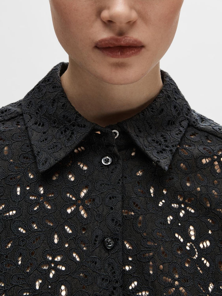 Karola 2/4 Oversize Lace Shirt B Black | Skjorter og bluser | Smuk - Dameklær på nett