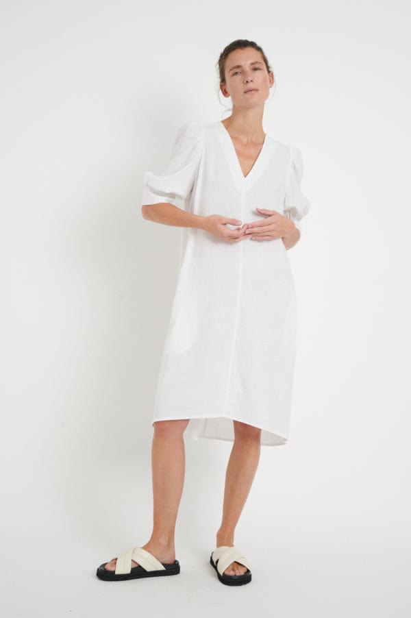 Kikoiw Yanca Dress White | Kjoler | Smuk - Dameklær på nett
