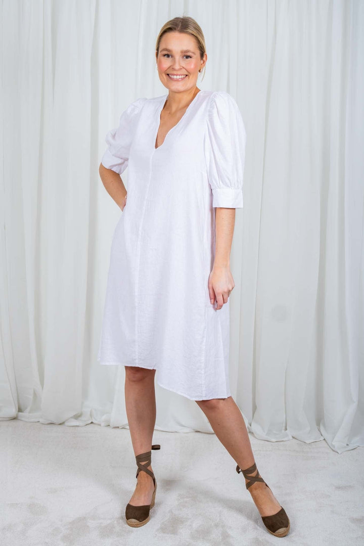 Kikoiw Yanca Dress White | Kjoler | Smuk - Dameklær på nett