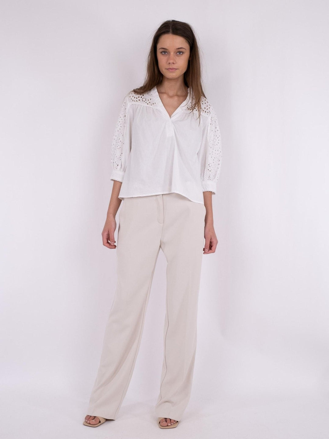 Kita Embroidery Blouse White | Skjorter og bluser | Smuk - Dameklær på nett