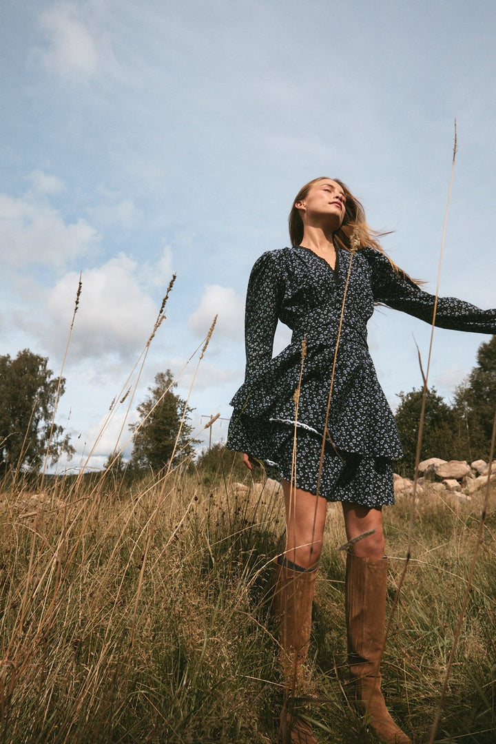 Lea Dress Black Lupin Print | Kjoler | Smuk - Dameklær på nett