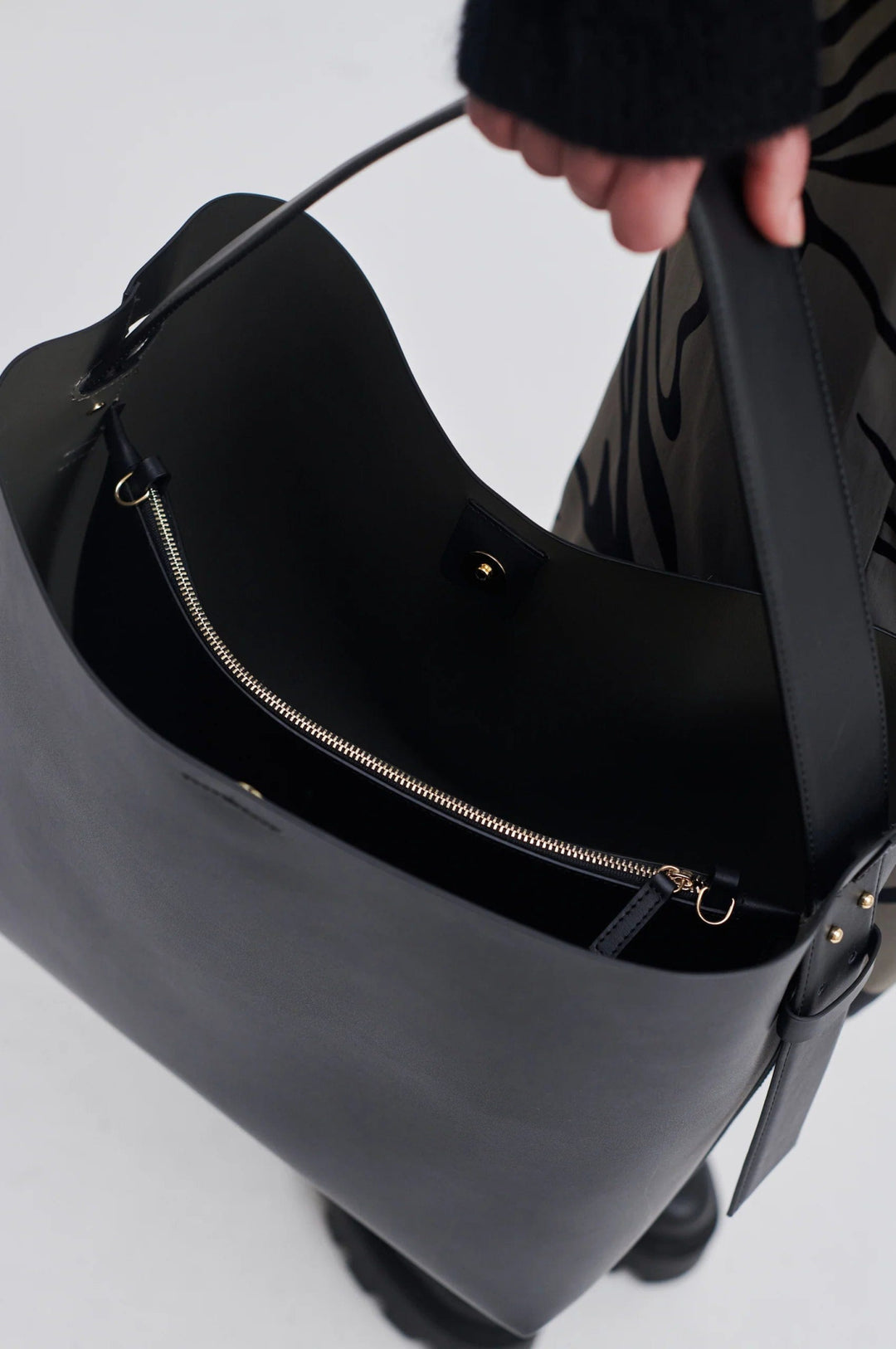 Leata Maxi Leather Bag Black | Accessories | Smuk - Dameklær på nett