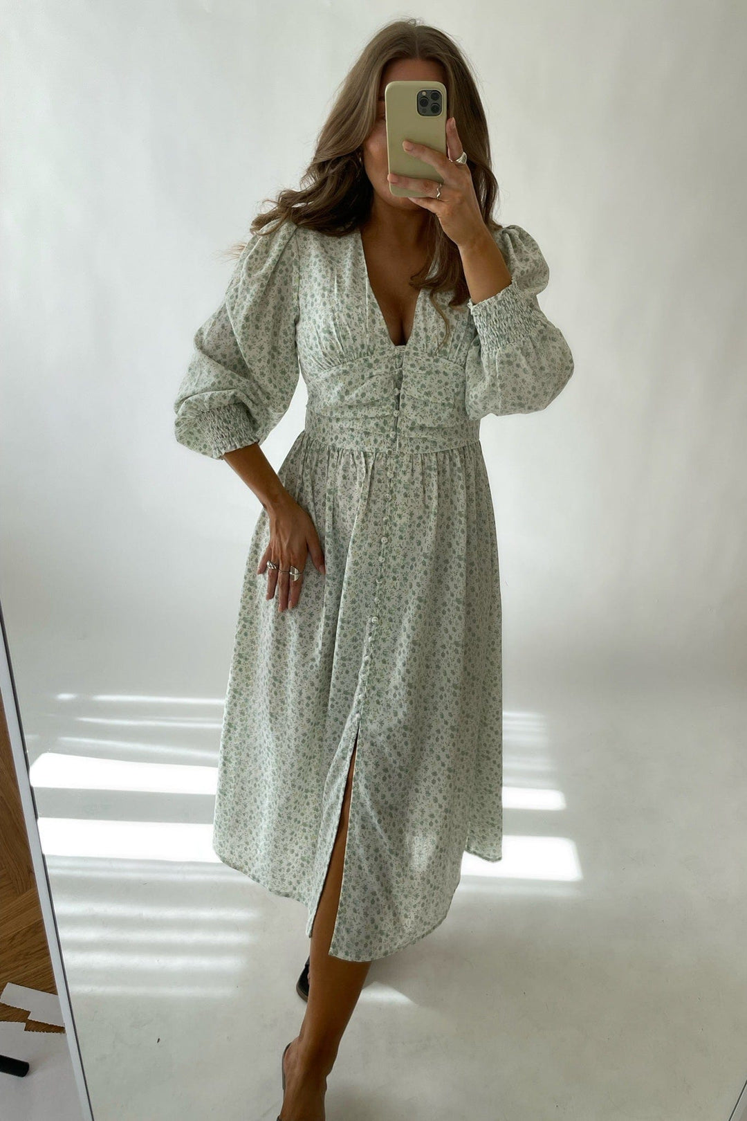 Long Adel Dress - Soft Green Flower | Kjoler | Smuk - Dameklær på nett